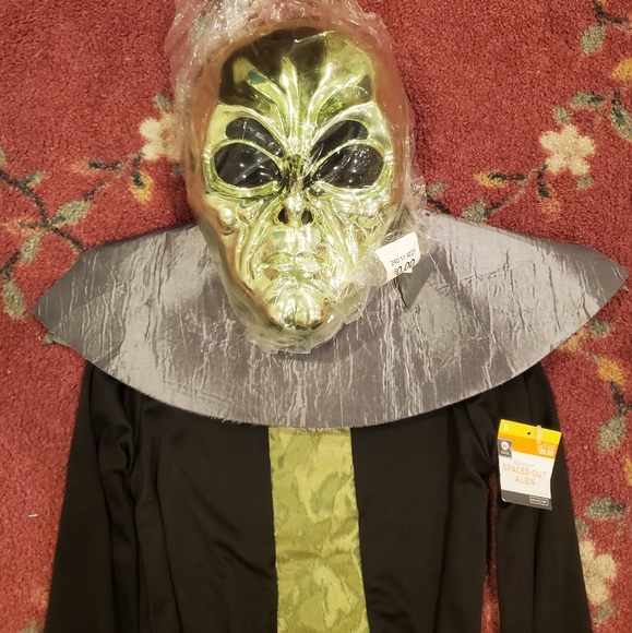 Spaced out Alien Costume - Picture 4 of 6
